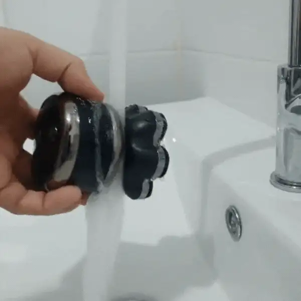 Rinsing the Exoshave magnetic head